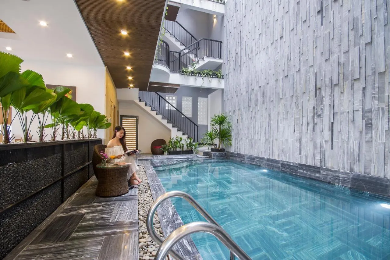 King House Villa Hotel & Spa Дананг
